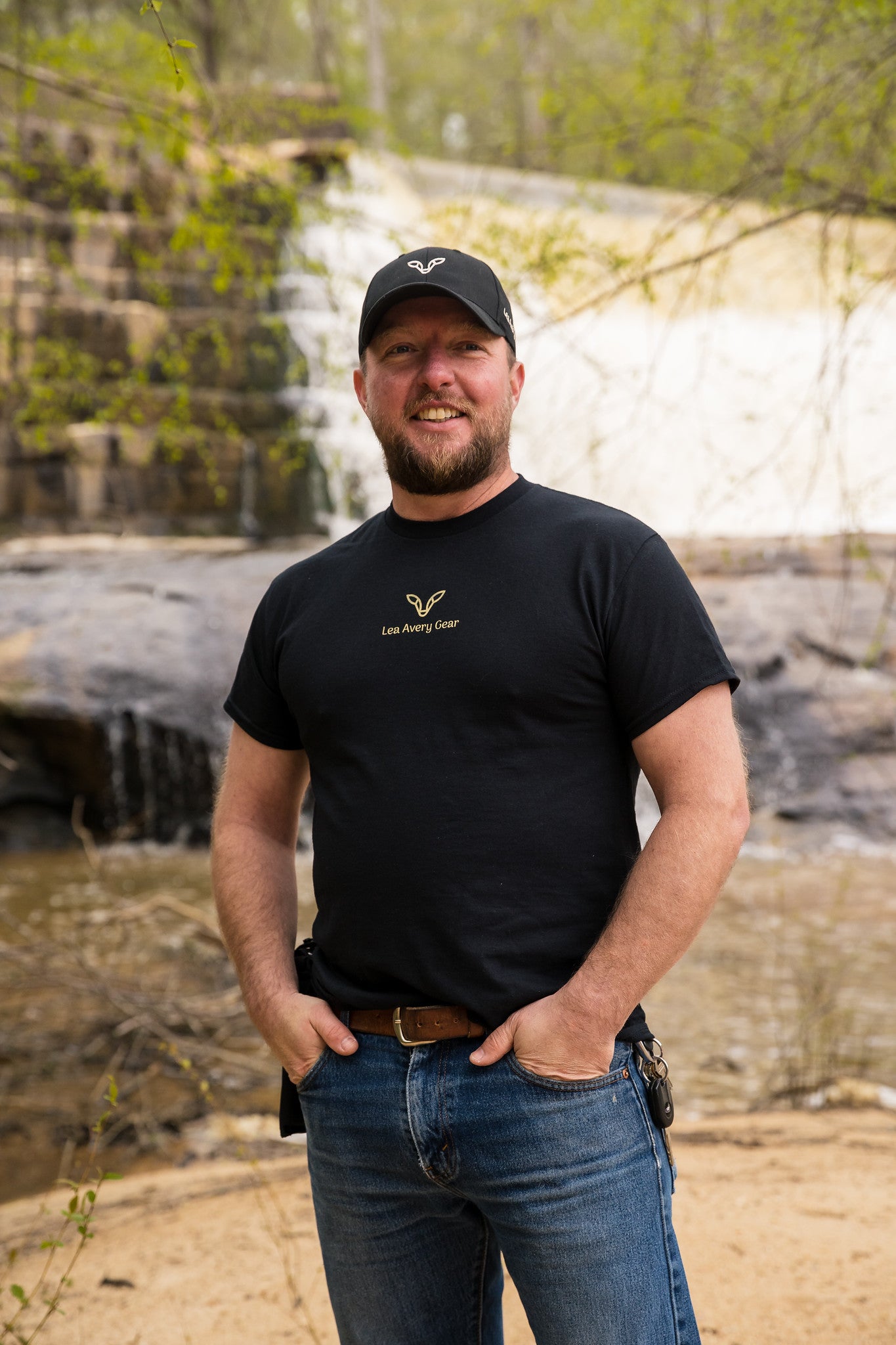 man wearing black t-shirt