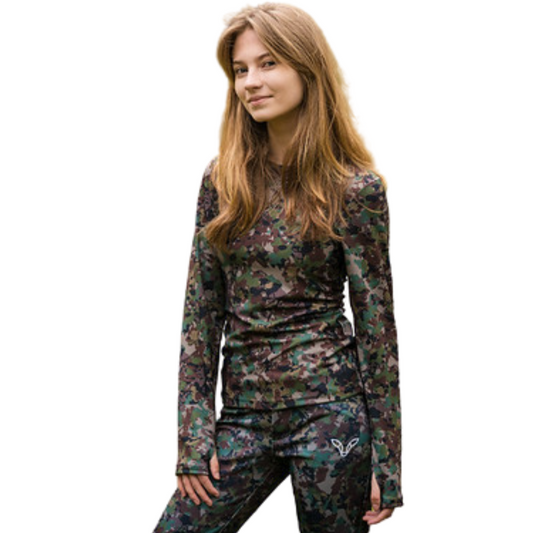 girl wearing long sleeve floral camo hunting shirt